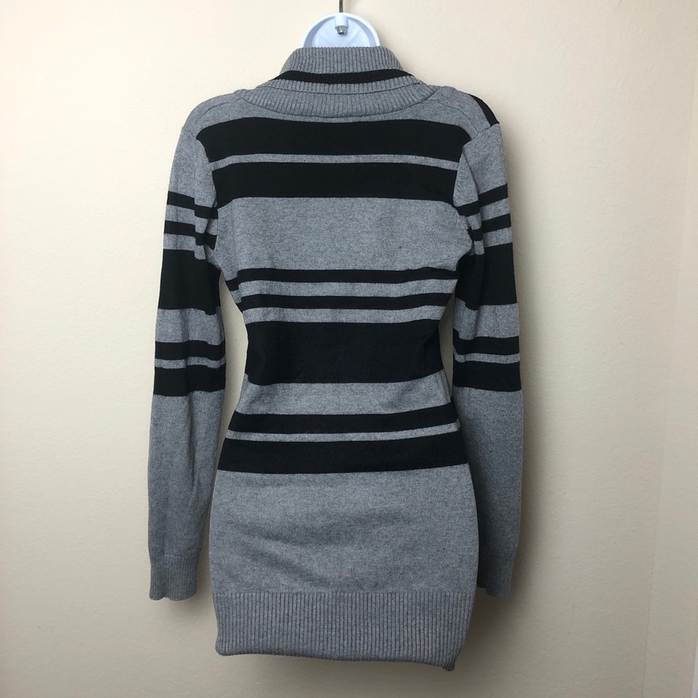2b Bebe sweater - Picture 3 of 5